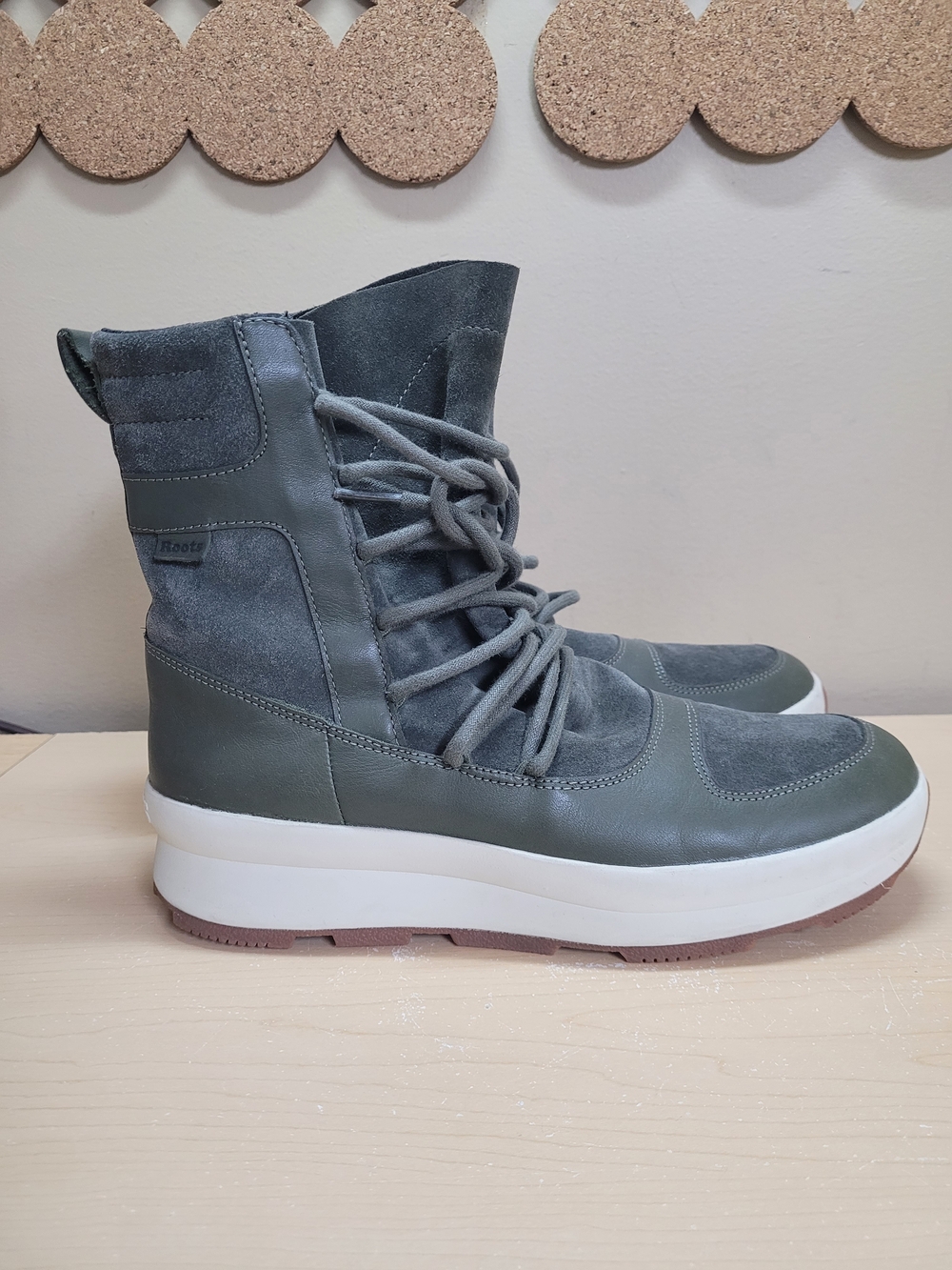 Roots St. Laurent Dusty Olive Waterproof Boot Size 8 Like New